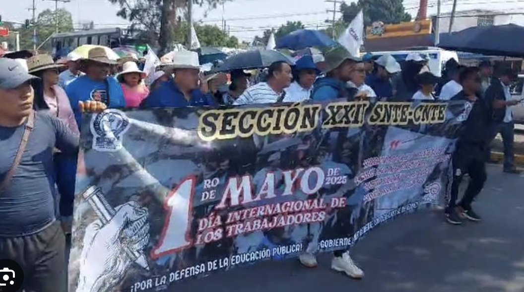 DURANTE UNA MARCHA EN OAXACA, LA CNTE CONFIRMA PARO INDEFINIDO PARA 15 DE MAYO